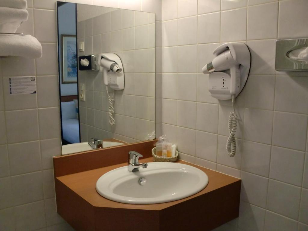 Kyriad Direct Rennes Ouest Hotel