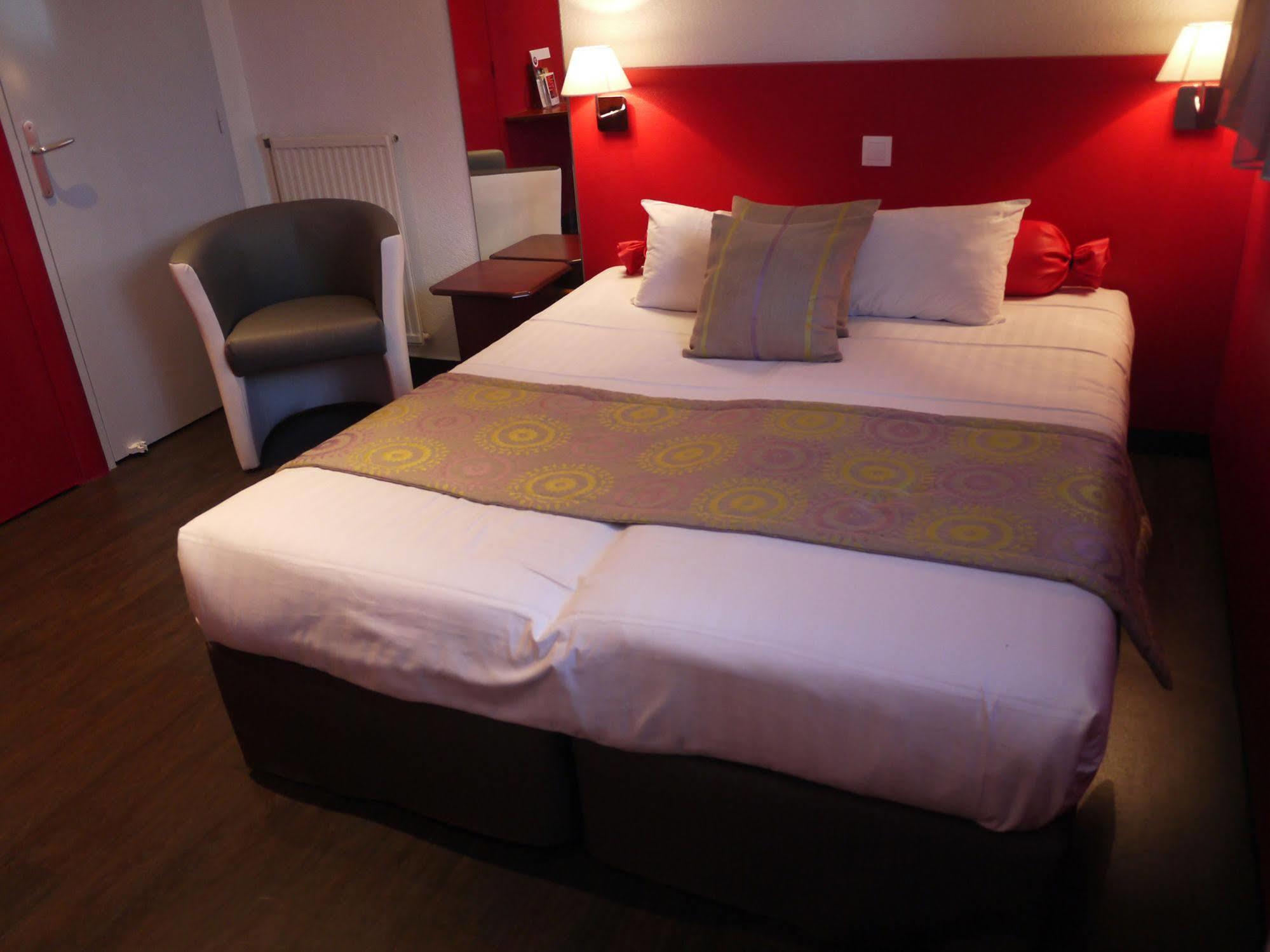 Kyriad Direct Rennes Ouest Hotel 3*